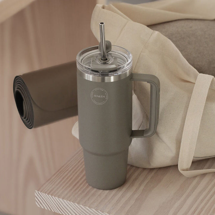 AYA&IDA Thermo Cup with Straw (885 ml)